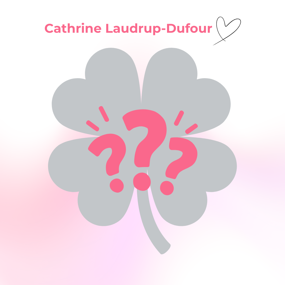 Cathrine's Cookie - Limited Edition Iced Horse Cookie I hand-decorated horse treat cookie with LUCKY CHARM motif